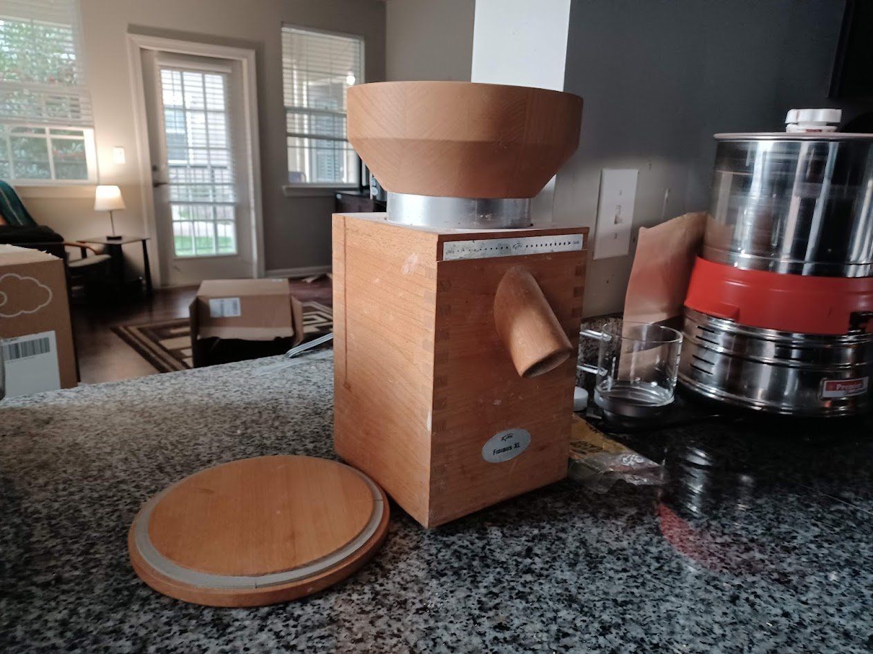 KoMo Fidibus XL grain mill on granite countertop